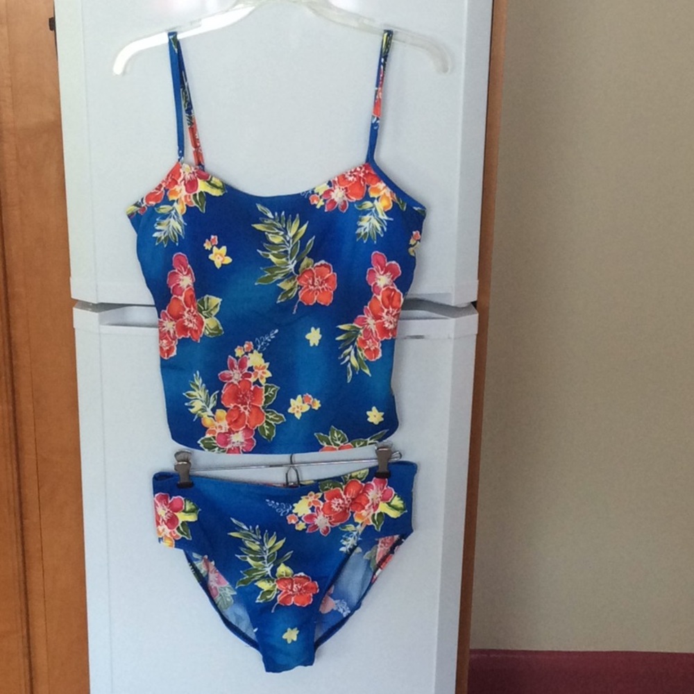 Lands’ End Floral Tankini